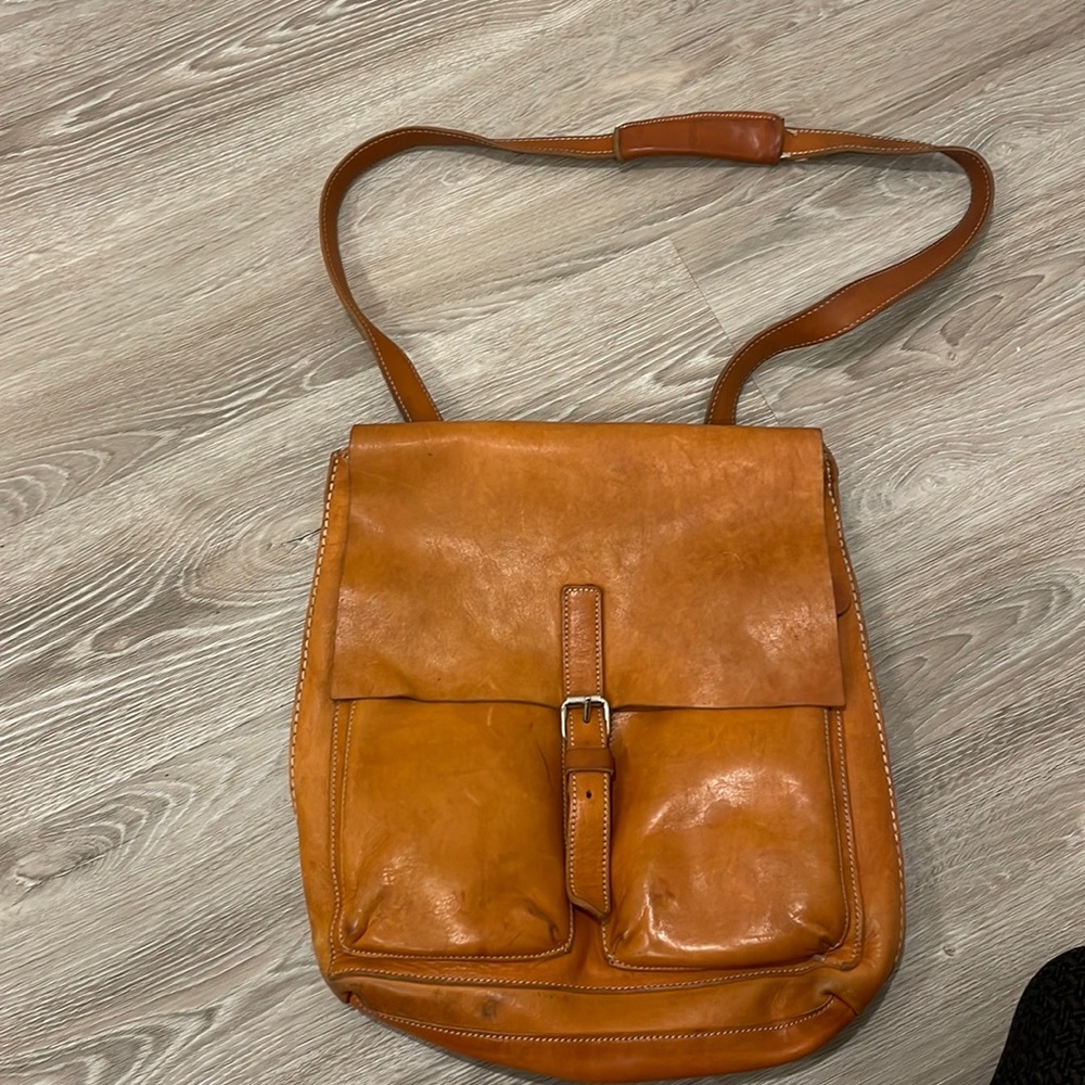 ROOTS purse/backpack.  Tan, Horween Leather.